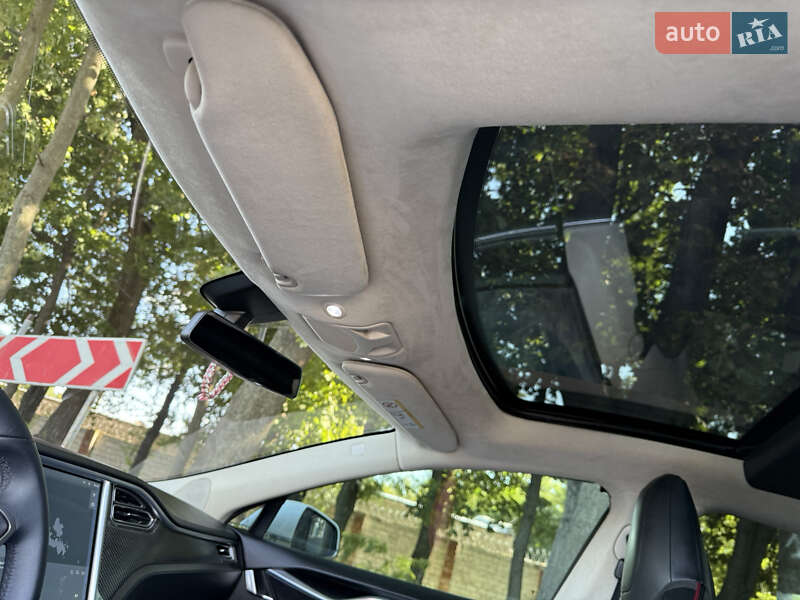 Лифтбек Tesla Model S 2013 в Днепре