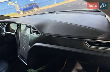 Лифтбек Tesla Model S 2013 в 