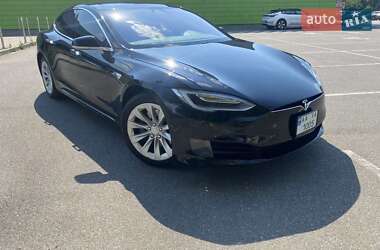 Лифтбек Tesla Model S 2016 в 