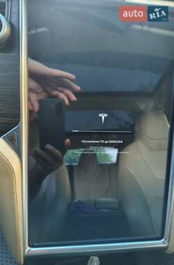Лифтбек Tesla Model S 2015 в 