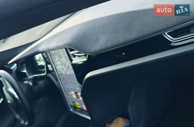 Лифтбек Tesla Model S 2015 в 