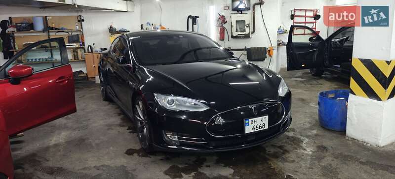 Лифтбек Tesla Model S 2014 в Одессе