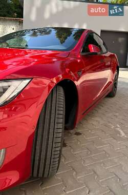 Лифтбек Tesla Model S 2020 в 
