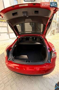 Лифтбек Tesla Model S 2020 в 