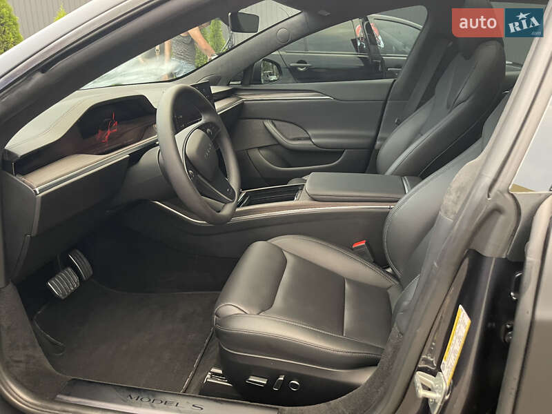 Лифтбек Tesla Model S 2023 в Черновцах