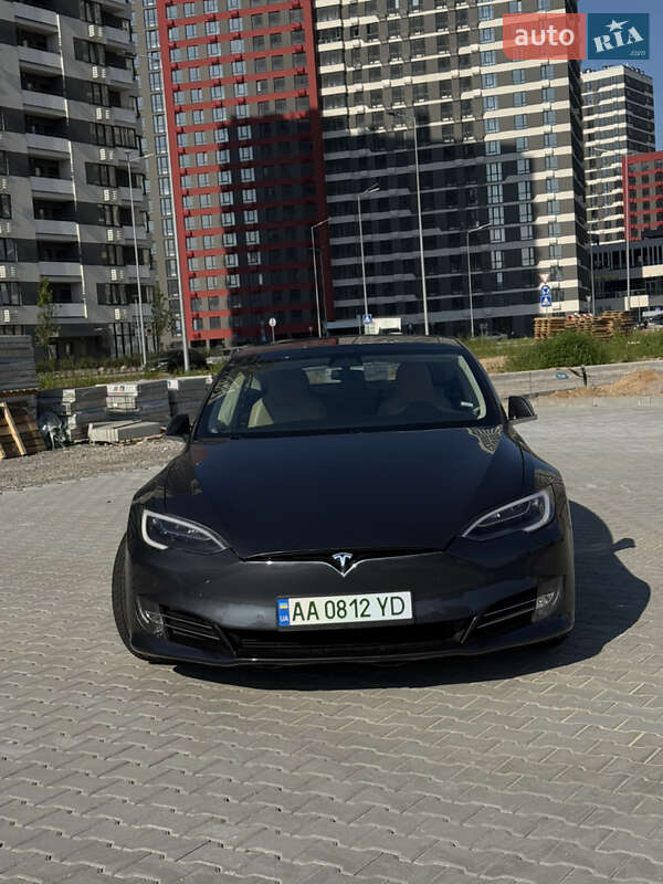 Лифтбек Tesla Model S 2016 в Ахтырке