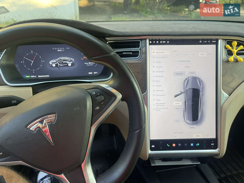 Лифтбек Tesla Model S 2016 в Ахтырке
