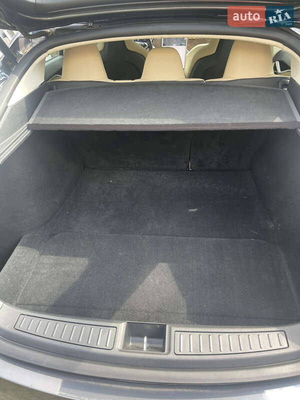Лифтбек Tesla Model S 2016 в Ахтырке