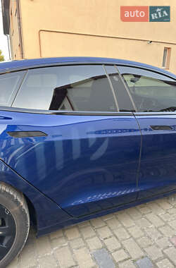 Лифтбек Tesla Model S 2017 в 