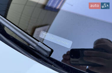 Лифтбек Tesla Model S 2016 в 