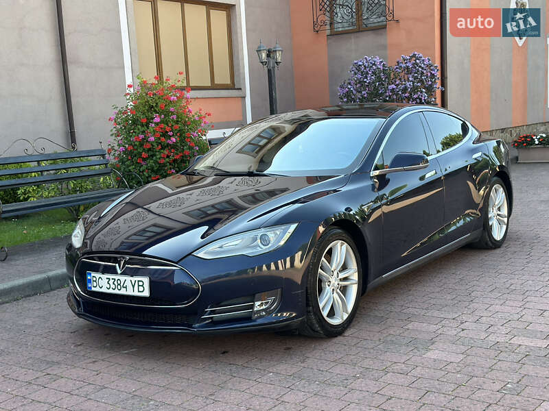 Лифтбек Tesla Model S 2013 в Стрые