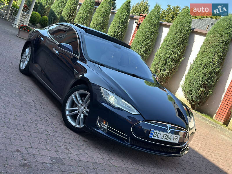 Лифтбек Tesla Model S 2013 в Стрые