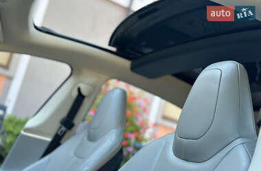 Лифтбек Tesla Model S 2013 в 