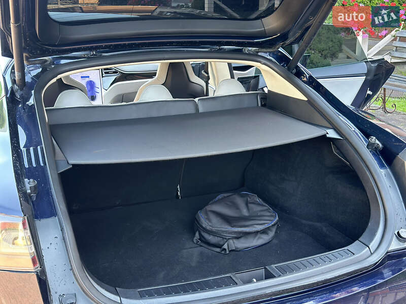 Лифтбек Tesla Model S 2013 в Стрые