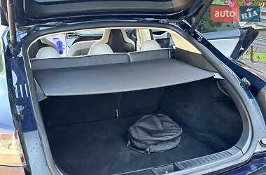 Лифтбек Tesla Model S 2013 в 