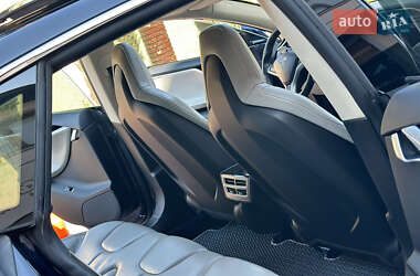 Лифтбек Tesla Model S 2013 в 