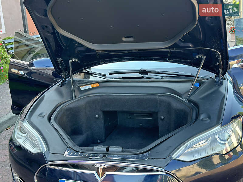 Лифтбек Tesla Model S 2013 в Стрые