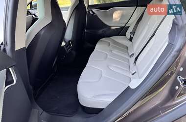 Лифтбек Tesla Model S 2013 в 