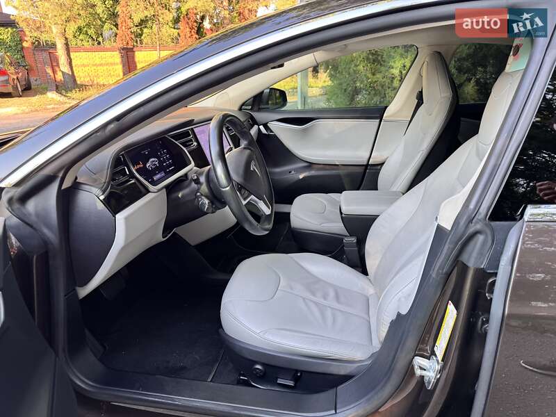 Ліфтбек Tesla Model S 2013 в Харкові