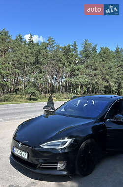 Лифтбек Tesla Model S 2017 в 