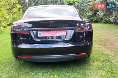 Лифтбек Tesla Model S 2015 в 