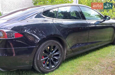 Лифтбек Tesla Model S 2015 в 