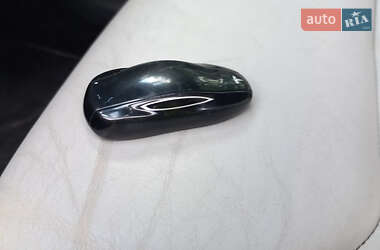 Лифтбек Tesla Model S 2015 в 