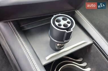 Лифтбек Tesla Model S 2015 в 