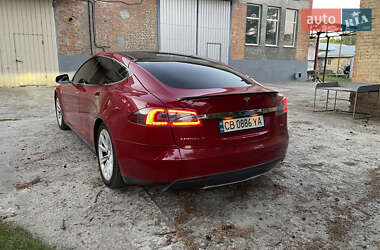 Лифтбек Tesla Model S 2013 в 