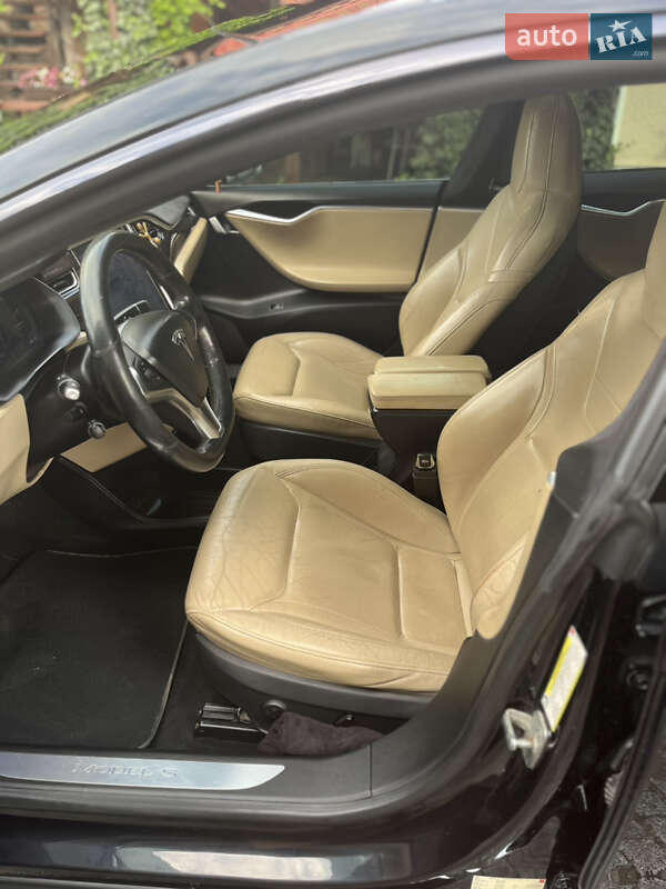 Ліфтбек Tesla Model S 2016 в Малехові