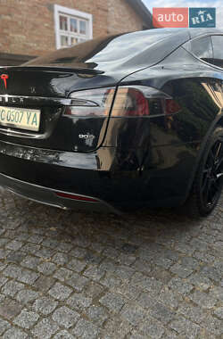 Лифтбек Tesla Model S 2016 в 