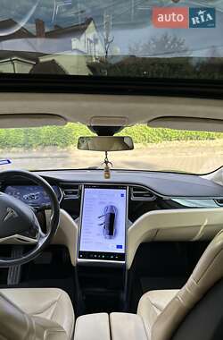 Лифтбек Tesla Model S 2015 в 