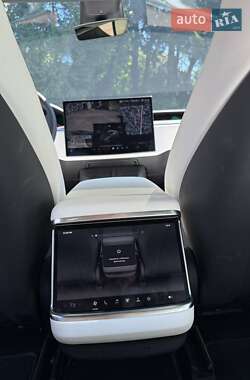 Лифтбек Tesla Model S 2023 в Овруче