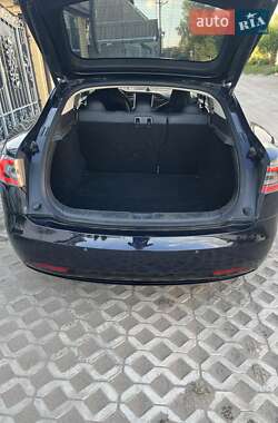 Ліфтбек Tesla Model S 2013 в 