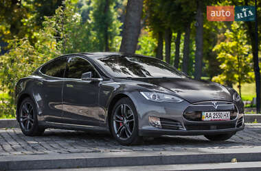Лифтбек Tesla Model S 2014 в Киеве