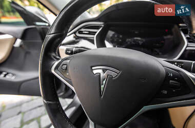 Лифтбек Tesla Model S 2014 в 
