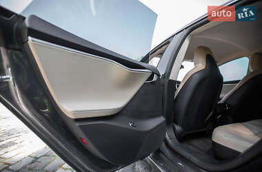 Лифтбек Tesla Model S 2014 в 