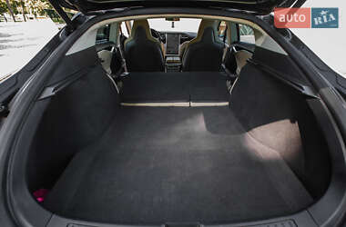 Лифтбек Tesla Model S 2014 в 