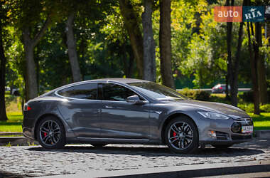 Лифтбек Tesla Model S 2014 в 
