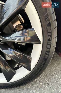Лифтбек Tesla Model S 2021 в 