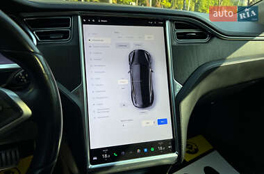 Лифтбек Tesla Model S 2013 в 