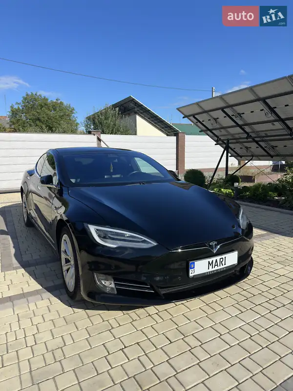 Tesla Model S 2019
