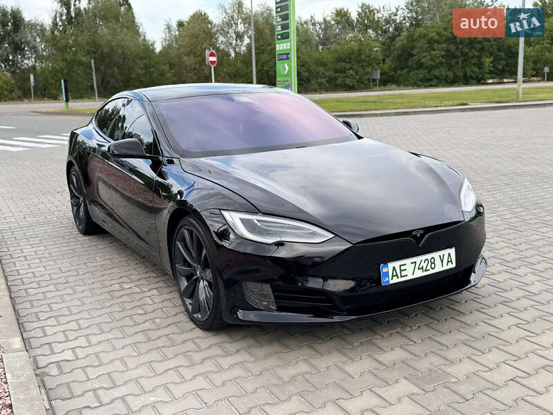 Лифтбек Tesla Model S 2019 в Днепре
