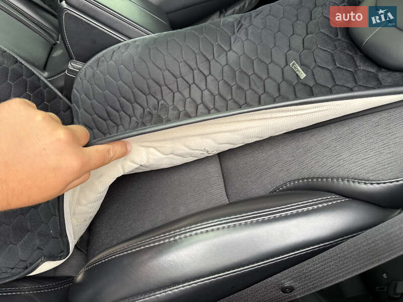 Лифтбек Tesla Model S 2019 в Днепре