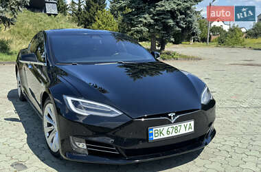 Лифтбек Tesla Model S 2016 в 