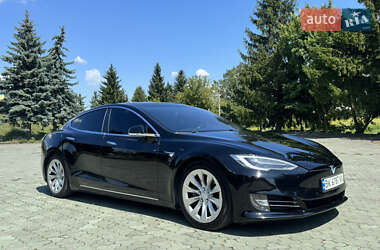 Лифтбек Tesla Model S 2016 в 