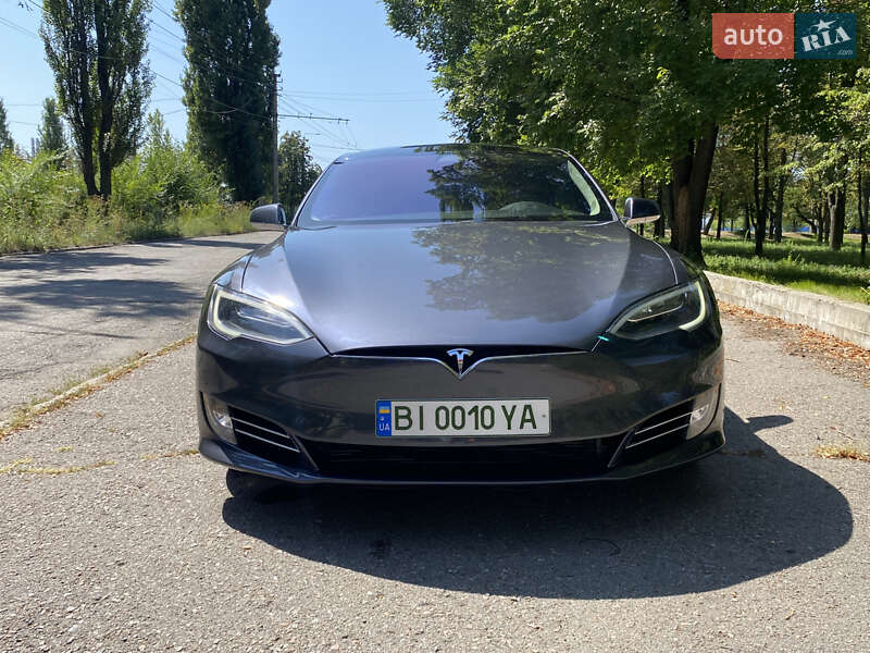 Лифтбек Tesla Model S 2017 в Кременчуге фото 3 Лифтбек Tesla Model S 2017 в Кременчуге