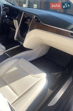 Лифтбек Tesla Model S 2017 в 