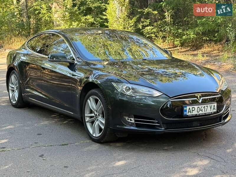 Лифтбек Tesla Model S 2014 в Запорожье