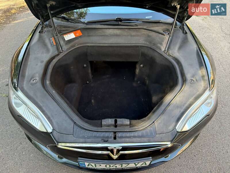 Лифтбек Tesla Model S 2014 в Запорожье